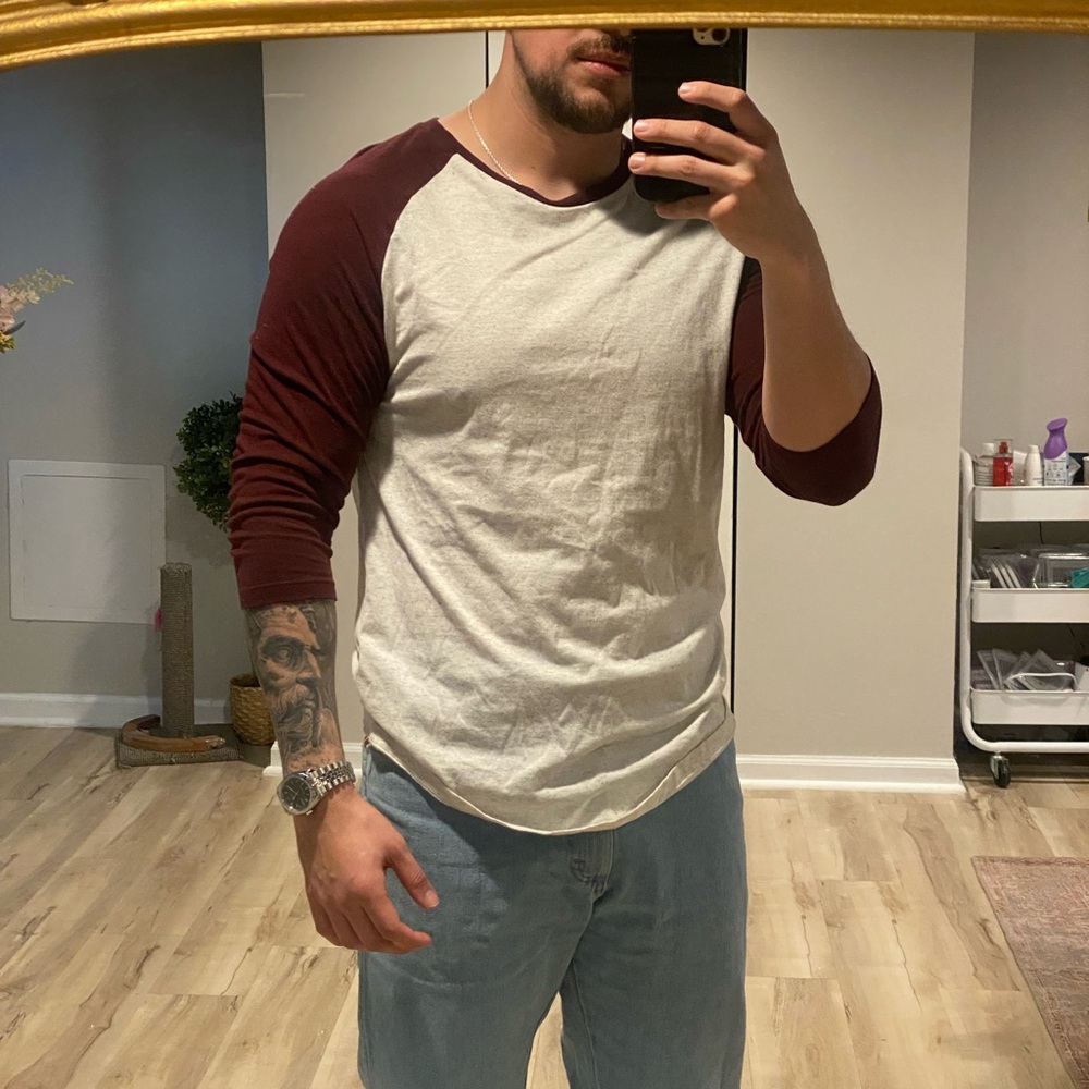 Old navy Men's Raglan Sleeve Shirt - White and Burgundy